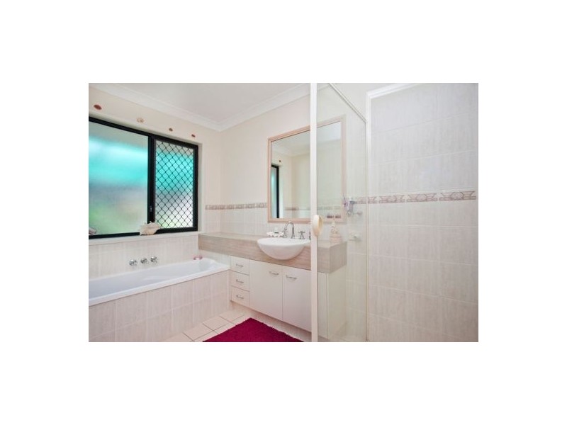 29 Seville Circuit, Burleigh Waters QLD 4220