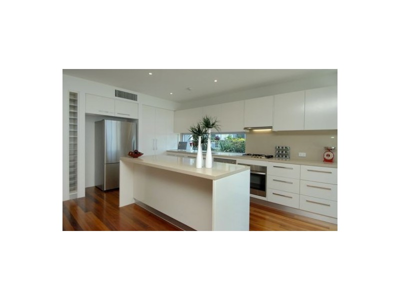 1/112 The Esplanade, Burleigh Heads QLD 4220