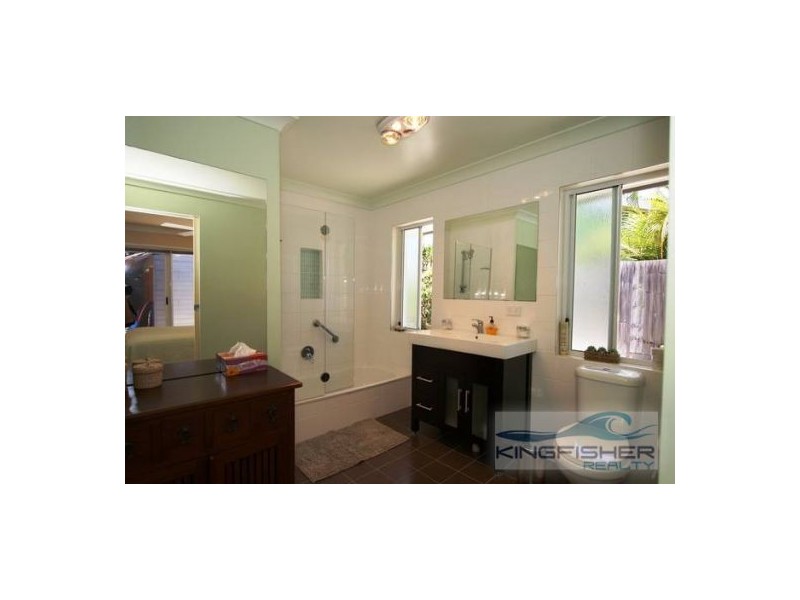 24 Lemana Lane, Burleigh Heads QLD 4220