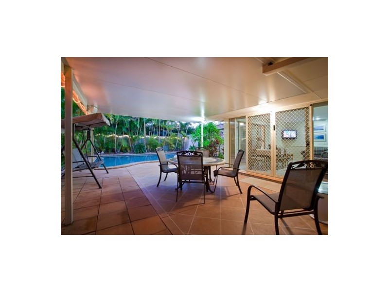 34 Islander Court, Burleigh Waters QLD 4220