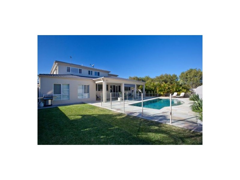 111 Dunlin Drive, Burleigh Waters QLD 4220
