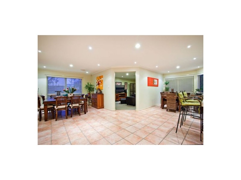 1 Tobago Court, Burleigh Waters QLD 4220