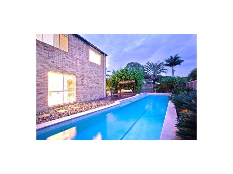 1 Tobago Court, Burleigh Waters QLD 4220