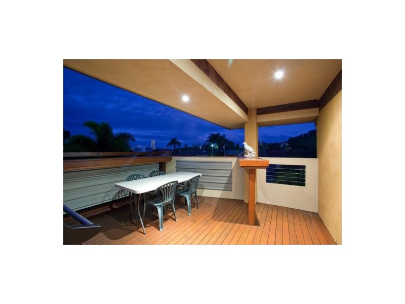 4 Dotterel Drive, Burleigh Waters QLD 4220
