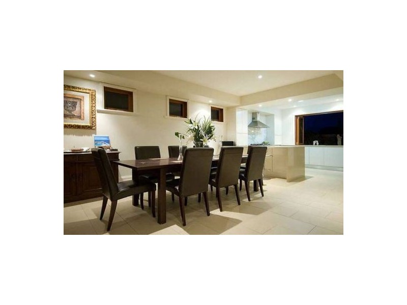 14 Monte Vista Court, Broadbeach Waters QLD 4218