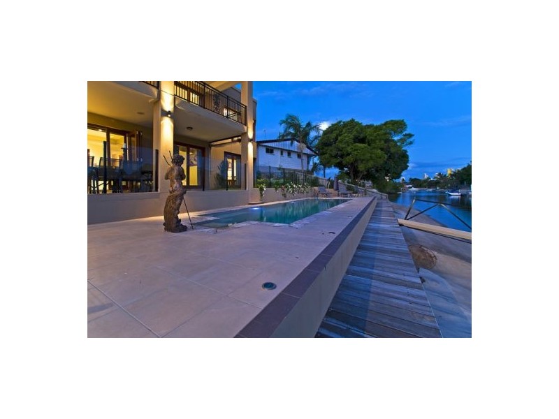 14 Monte Vista Court, Broadbeach Waters QLD 4218