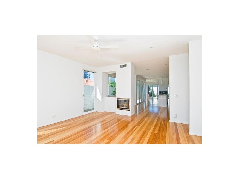 3 Banksia Broadway, Burleigh Heads QLD 4220