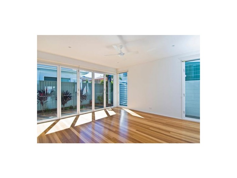 3 Banksia Broadway, Burleigh Heads QLD 4220