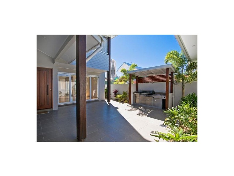 3 Banksia Broadway, Burleigh Heads QLD 4220