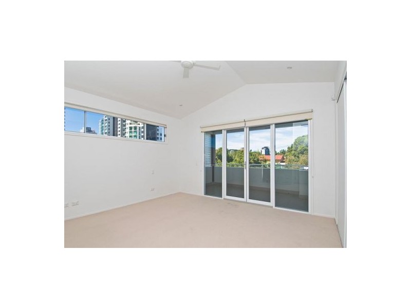 3 Banksia Broadway, Burleigh Heads QLD 4220