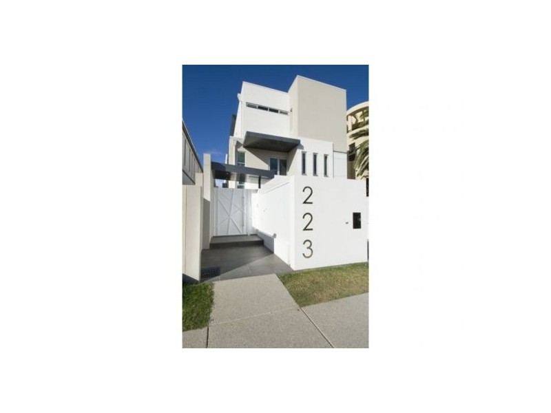 223 Hedges Avenue, Mermaid Beach QLD 4218