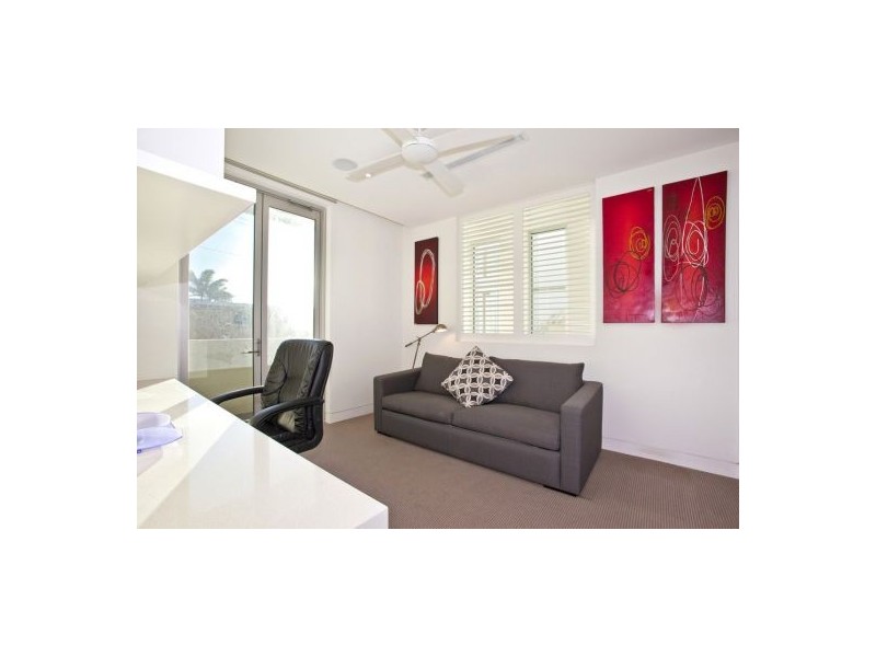 223 Hedges Avenue, Mermaid Beach QLD 4218