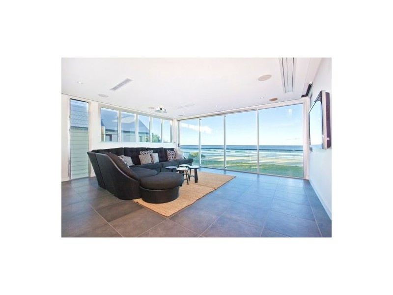 223 Hedges Avenue, Mermaid Beach QLD 4218