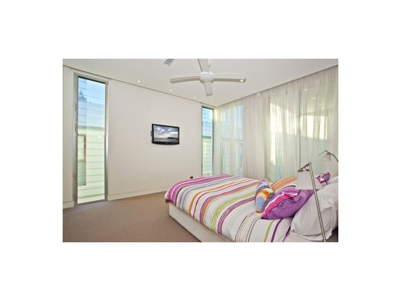 223 Hedges Avenue, Mermaid Beach QLD 4218