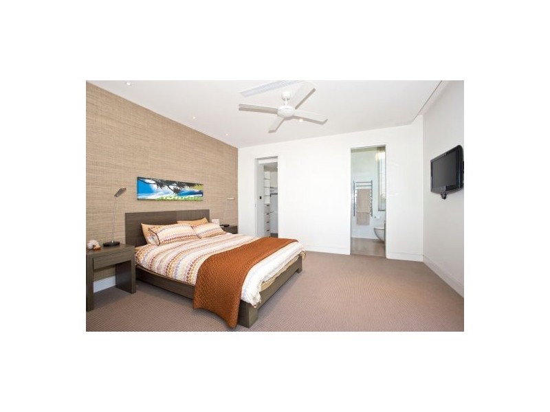223 Hedges Avenue, Mermaid Beach QLD 4218