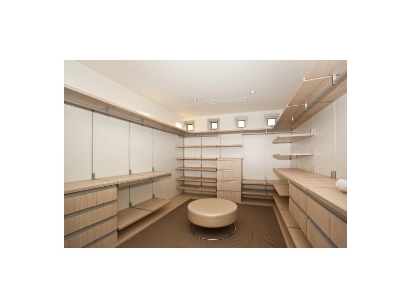 223 Hedges Avenue, Mermaid Beach QLD 4218