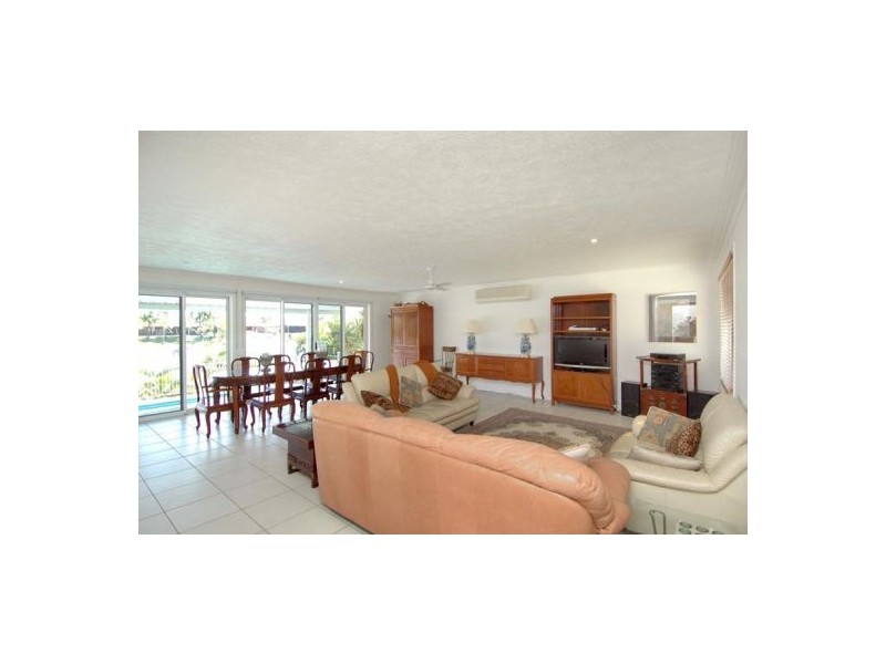 64 Jabiru Avenue, Burleigh Waters QLD 4220