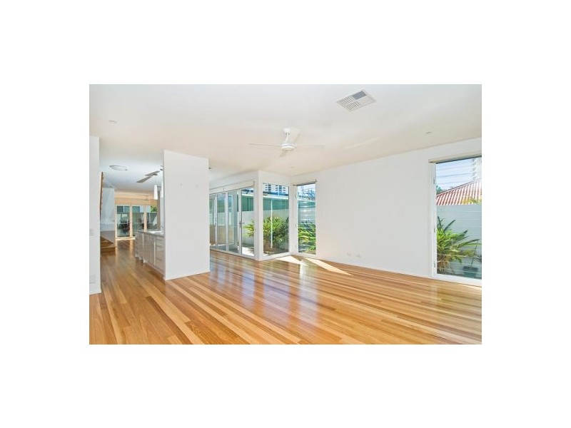 3 Banksia Broadway, Burleigh Heads QLD 4220