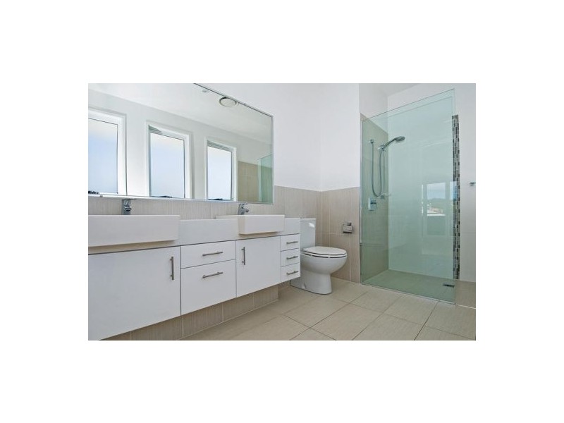 3 Banksia Broadway, Burleigh Heads QLD 4220