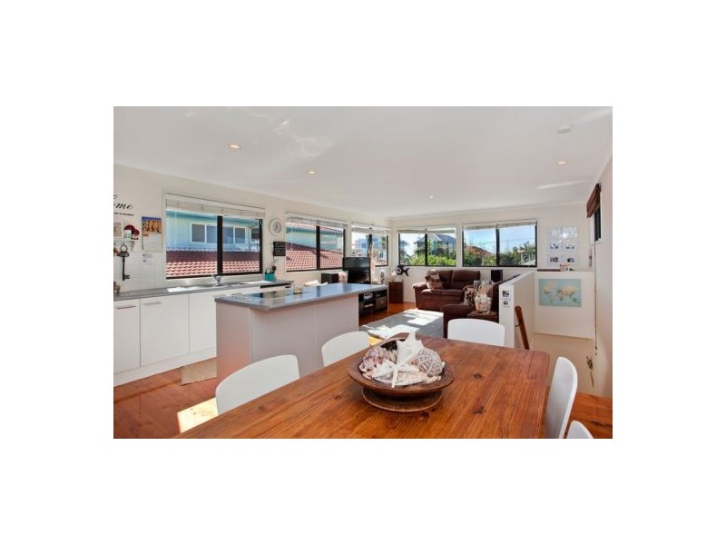 2/52 Albatross Avenue, Mermaid Beach QLD 4218