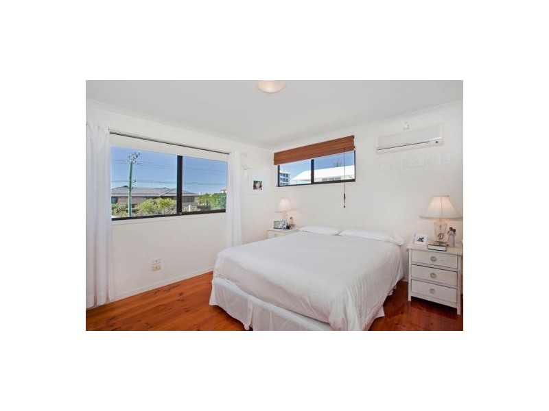 2/52 Albatross Avenue, Mermaid Beach QLD 4218