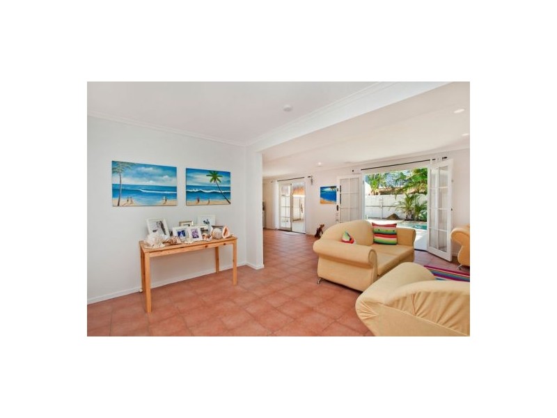 2/52 Albatross Avenue, Mermaid Beach QLD 4218