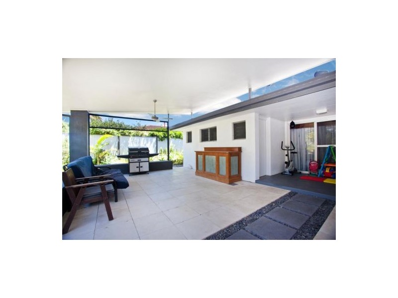 14 Warrina Crescent, Burleigh Waters QLD 4220