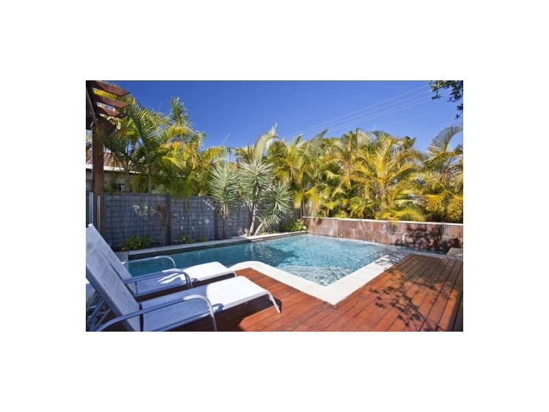 9 Sandpiper Drive, Burleigh Waters QLD 4220