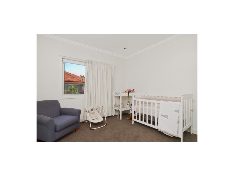 8 Gum Court, Burleigh Waters QLD 4220