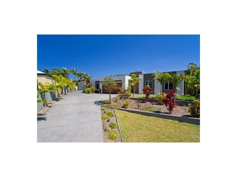 8 Gum Court, Burleigh Waters QLD 4220