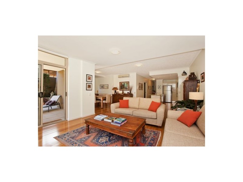 3/4 Park Avenue, Burleigh Heads QLD 4220