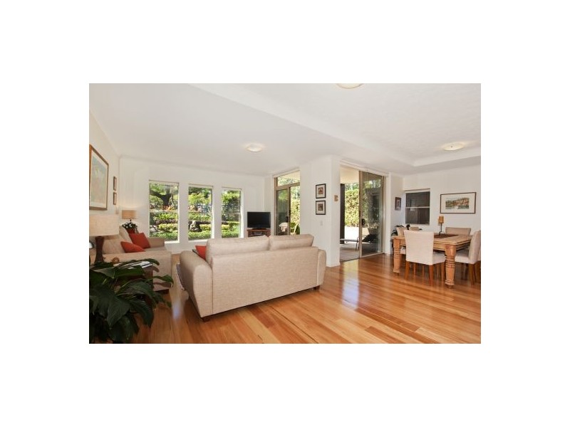 3/4 Park Avenue, Burleigh Heads QLD 4220