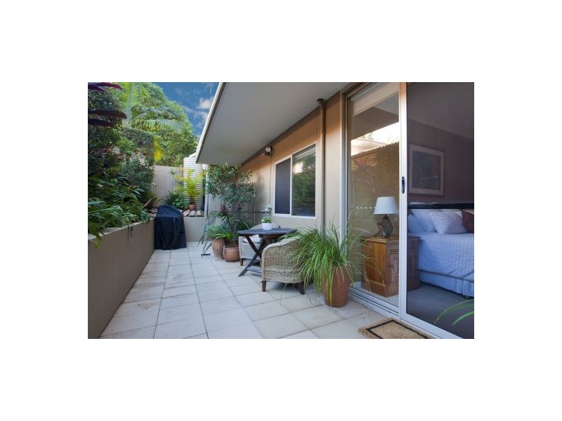 3/4 Park Avenue, Burleigh Heads QLD 4220