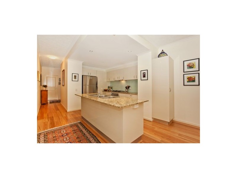 3/4 Park Avenue, Burleigh Heads QLD 4220