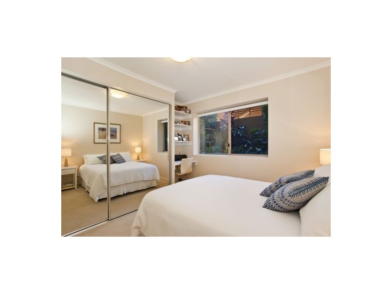 3/4 Park Avenue, Burleigh Heads QLD 4220