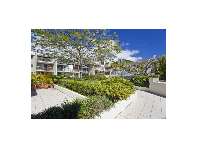 3/4 Park Avenue, Burleigh Heads QLD 4220