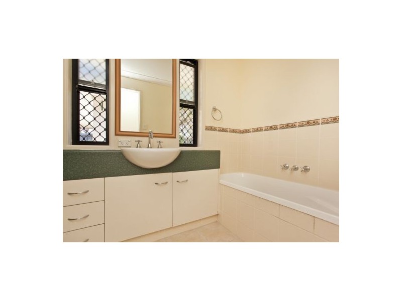 24 Seville Circuit, Burleigh Waters QLD 4220