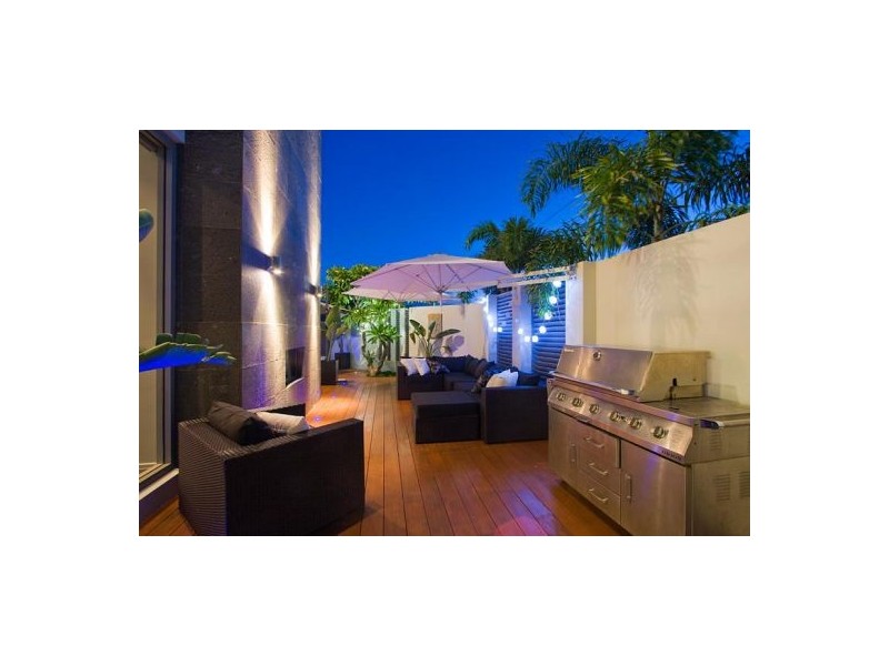 23 Messines Crescent, Miami QLD 4220