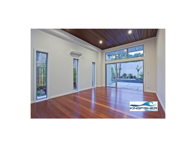 8 Stephens Street, Burleigh Heads QLD 4220