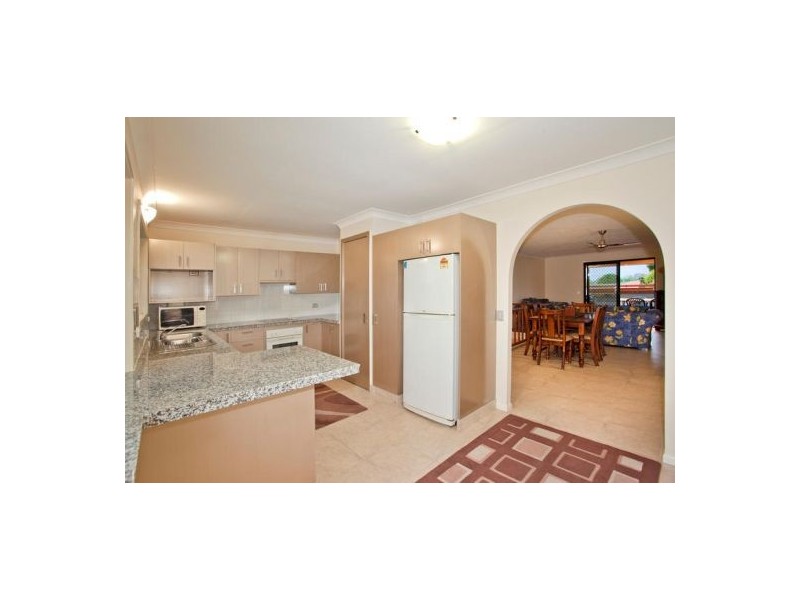 4 Dotterel Drive, Burleigh Waters QLD 4220