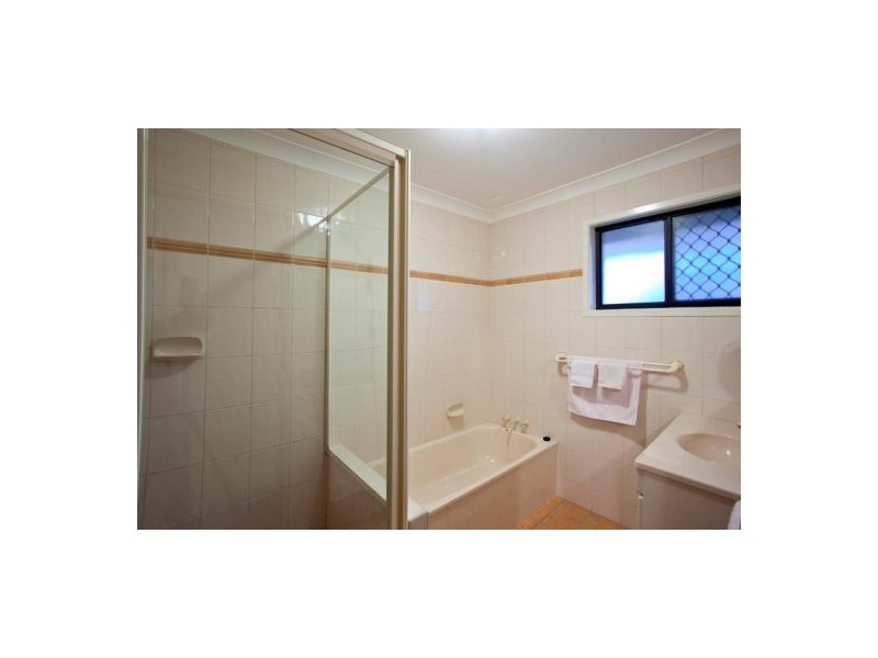 4 Dotterel Drive, Burleigh Waters QLD 4220