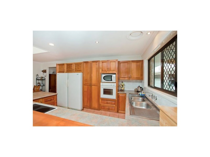 124 Burleigh Street, Burleigh Waters QLD 4220