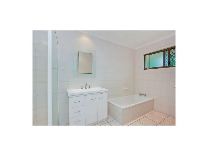 124 Burleigh Street, Burleigh Waters QLD 4220