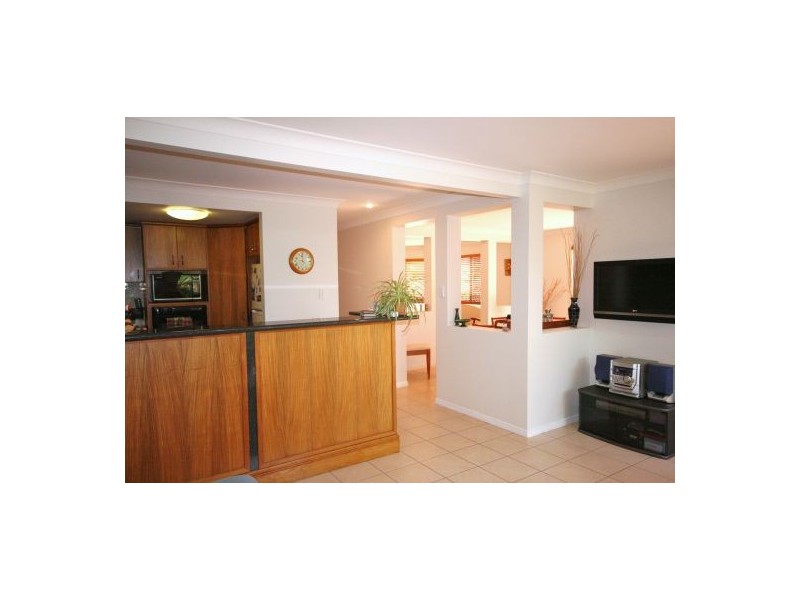 2/57 Albion Avenue, Miami QLD 4220