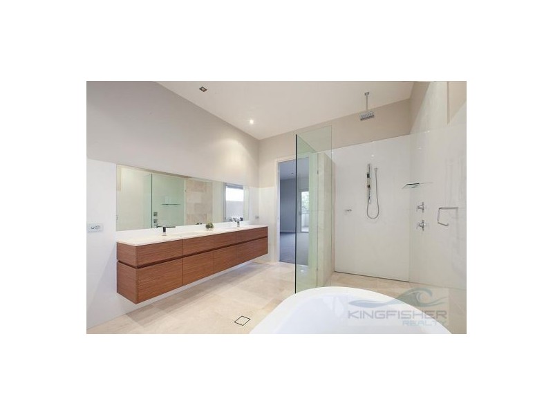 2 Lemana Lane, Burleigh Heads QLD 4220