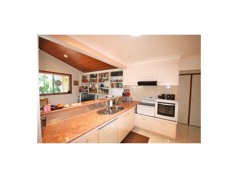 5 Tern Drive, Burleigh Waters QLD 4220