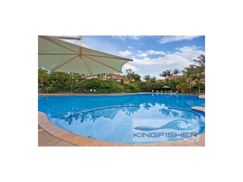 125 Santa Cruz Boulevard, Clear Island Waters QLD 4226