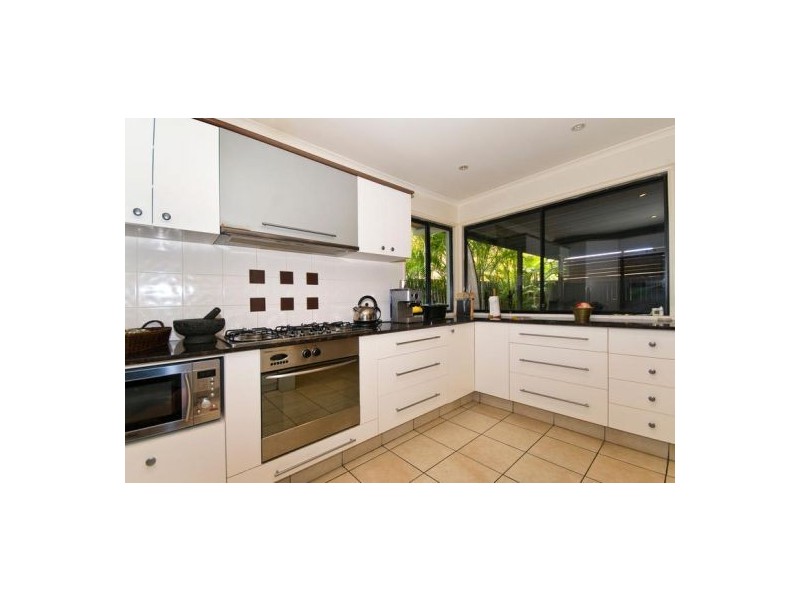 2/118 Petrel Avenue, Mermaid Beach QLD 4218