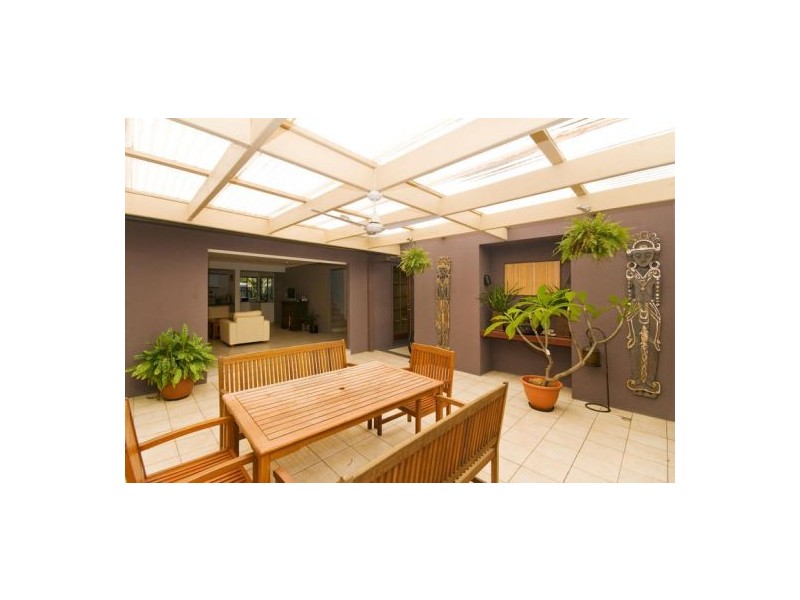 2/118 Petrel Avenue, Mermaid Beach QLD 4218