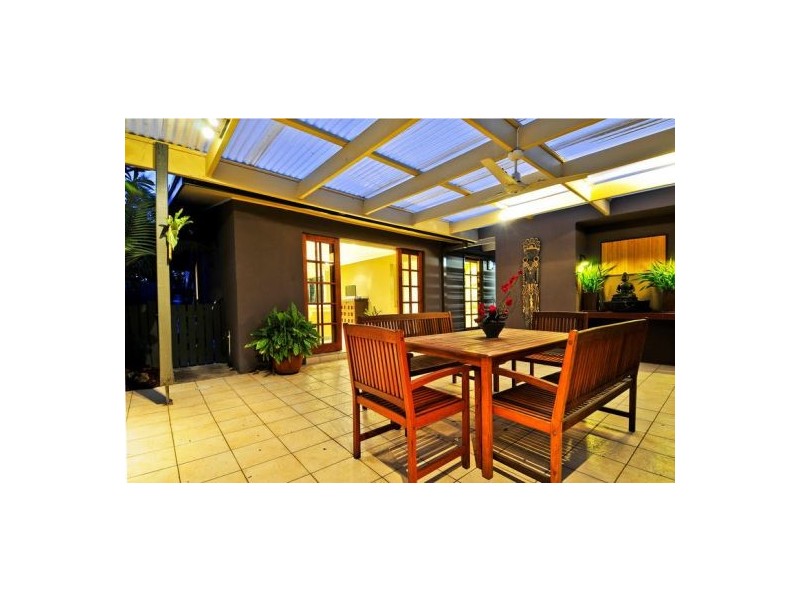 2/118 Petrel Avenue, Mermaid Beach QLD 4218